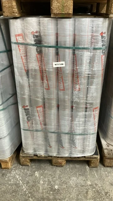 Stucloper Outlet W715 AW ca 120 hoog, ca 150gr, 75m2