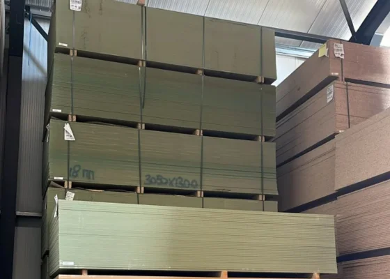 B-keus MDF 2440x1220x18mm waterafstotend (=2,98 m²)