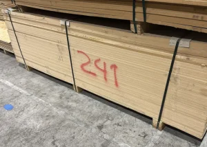 Outletpartij 241 36 platen B-keus MDF 18mm 1220x2440 standaard (=107,16m2)