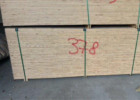 Outletpartij 378 Radiata Pine 2405x1215x18mm 50st (=146,10m²)