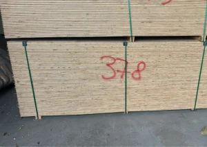 Outletpartij 378 Radiata Pine 2405x1215x18mm 50st (=146,10m²)