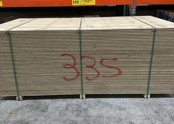 Outletpartij 335 Radiata Pine 2405x1215x18mm 50st (=146,10m²)