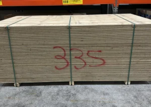 Outletpartij 335 Radiata Pine 2405x1215x18mm 50st (=146,10m²)